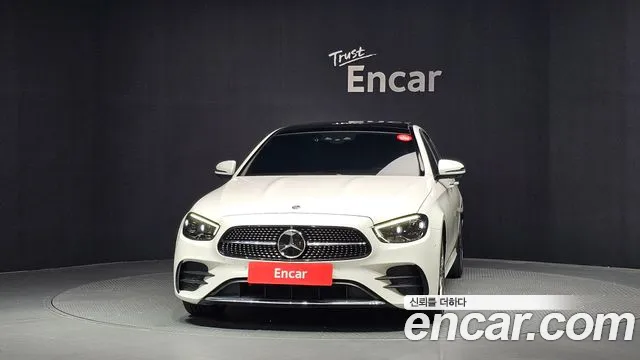Фотография автомобиля — Mercedes-Benz E-Class