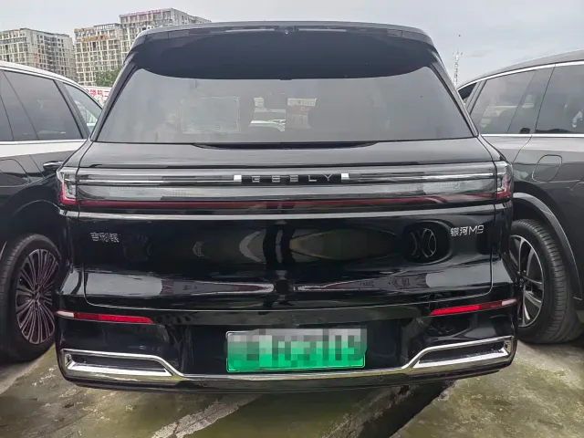 Geely Galaxy M9 — Фото автомобиля 9