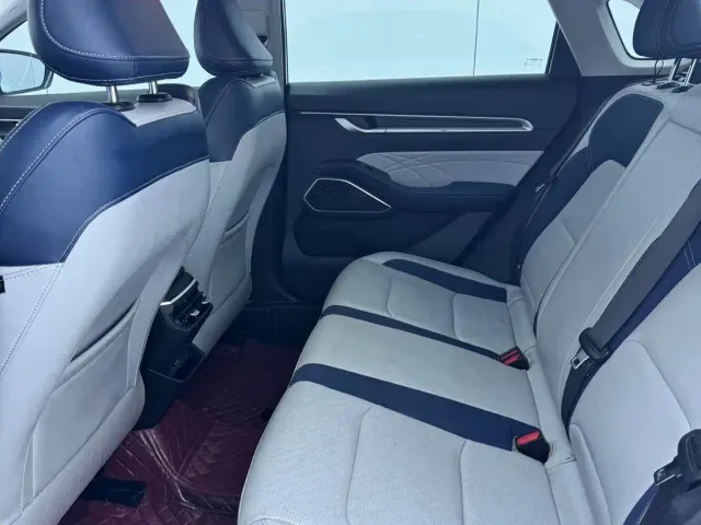 Geely Emgrand — Фото автомобиля 11