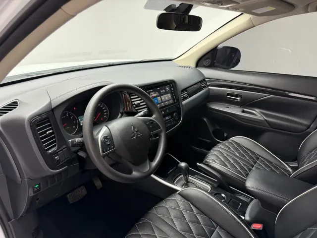 Mitsubishi Outlander — Фото автомобиля 11