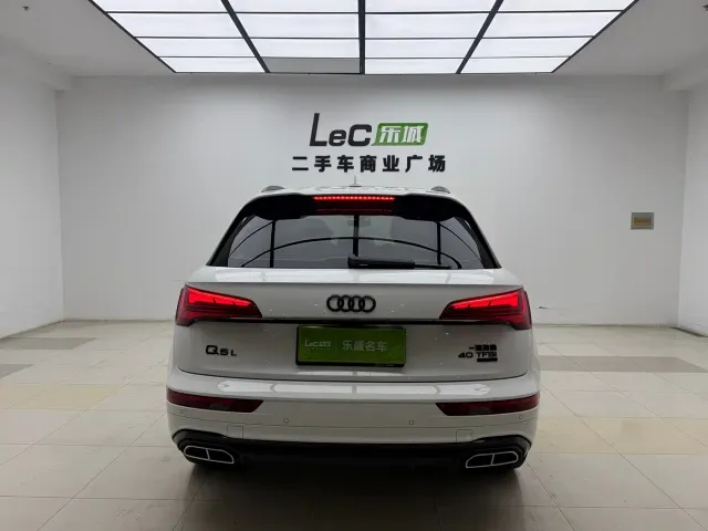 Audi Q5L — Фото автомобиля 7