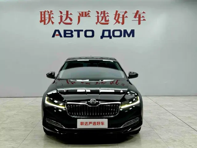 Skoda Superb — Фото автомобиля 2
