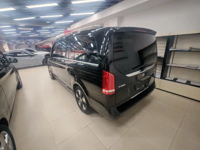 Mercedes-Benz V-Class — Фото автомобиля 22
