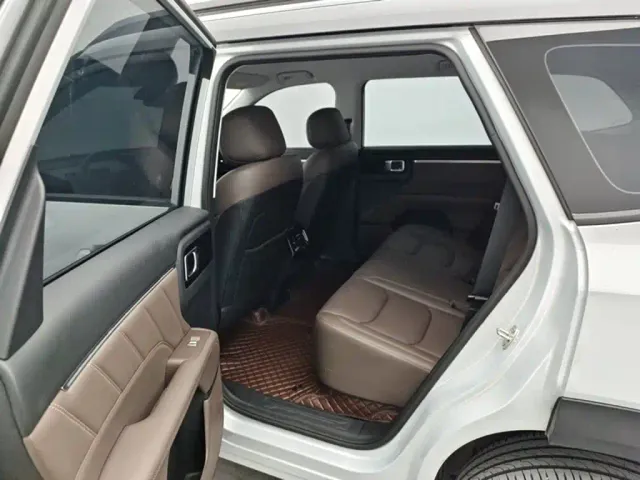 Wuling Starlight 560 — Фото автомобиля 9