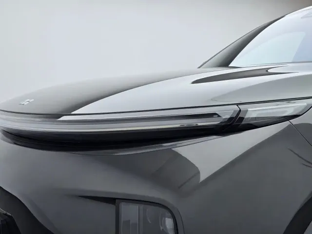 Li Auto L9 — Фото автомобиля 9