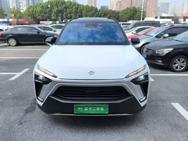Nio ES8 — Фото автомобиля 2