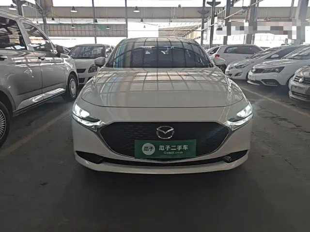 Mazda Axela — Фото автомобиля 2
