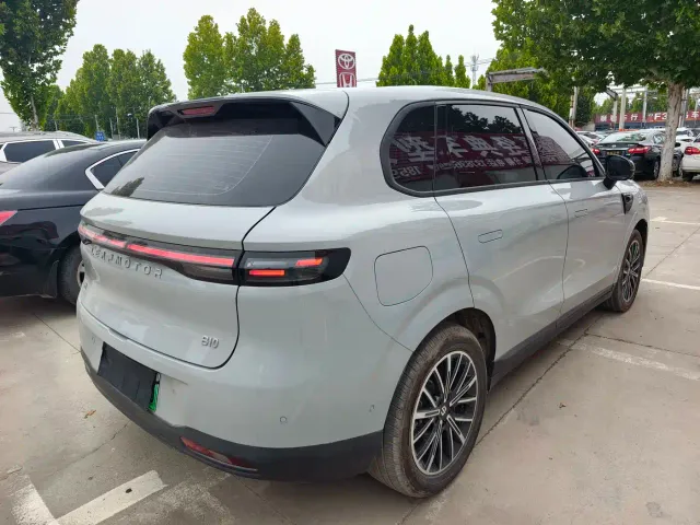 Leapmotor B10 — Фото автомобиля 8