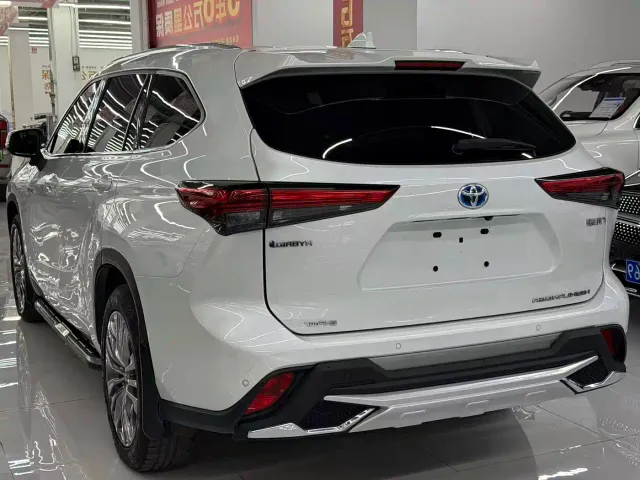 Toyota Highlander — Фото автомобиля 7