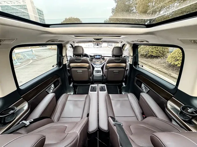 Mercedes-Benz V-Class — Фото автомобиля 16