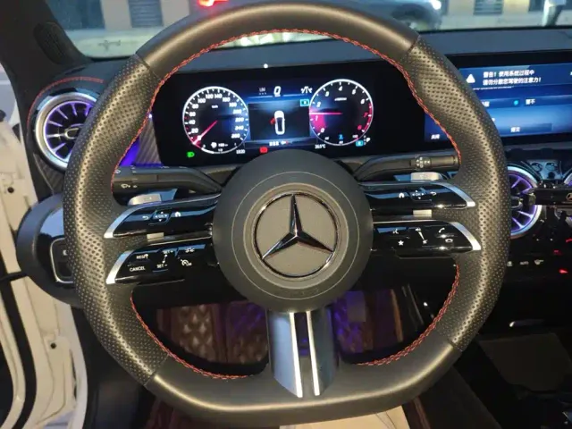 Mercedes-Benz A-Class — Фото автомобиля 15