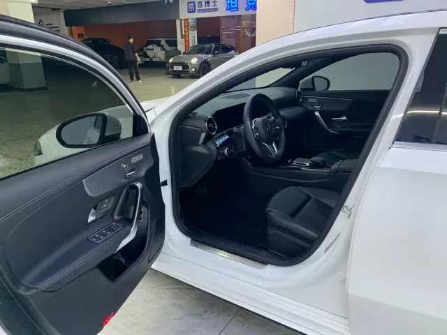 Mercedes-Benz A-Class — Фото автомобиля 13