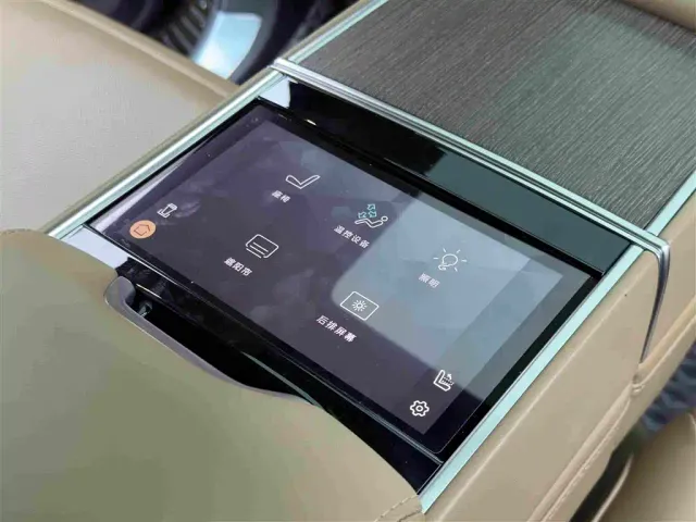 Land Rover Range Rover — Фото автомобиля 12