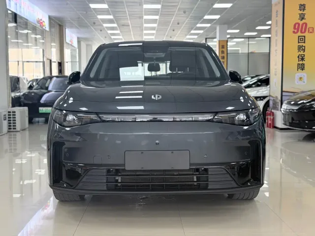 Leapmotor C10 — Фото автомобиля 2