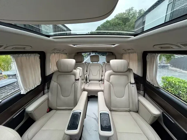 Mercedes-Benz V-Class — Фото автомобиля 12