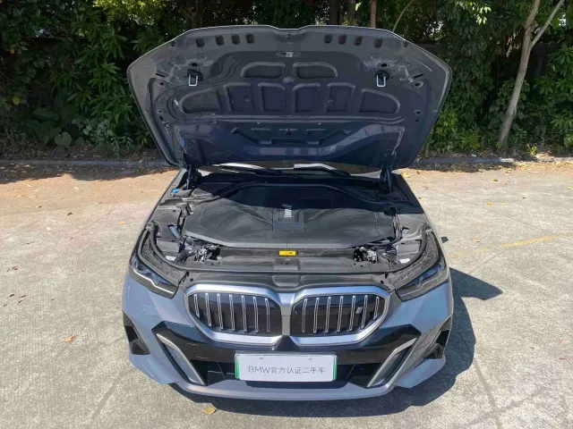 BMW i5 — Фото автомобиля 8