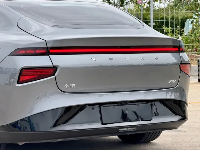 Xpeng P7 — Фото автомобиля 7