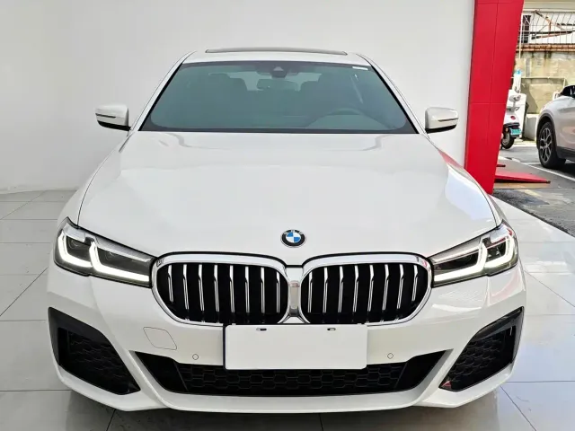 BMW 5 Series — Фото автомобиля 2