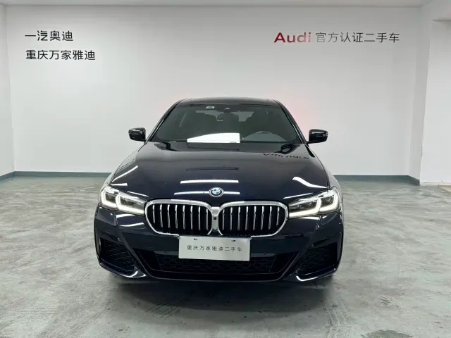 BMW 5 Series — Фото автомобиля 3