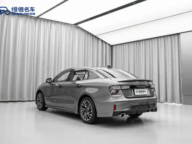 Lynk & Co 03 — Фото автомобиля 7