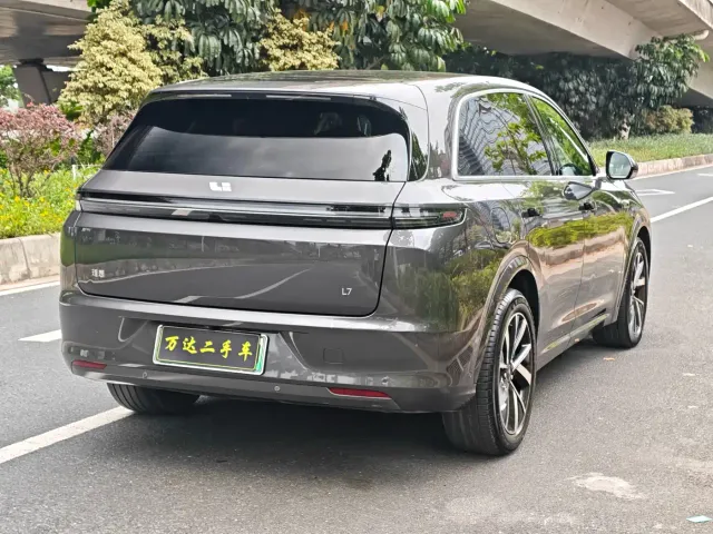 Li Auto L7 — Фото автомобиля 4
