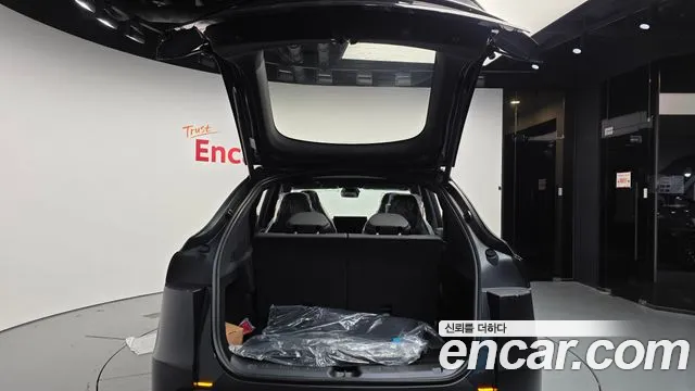 Tesla Model Y — Фото автомобиля 20