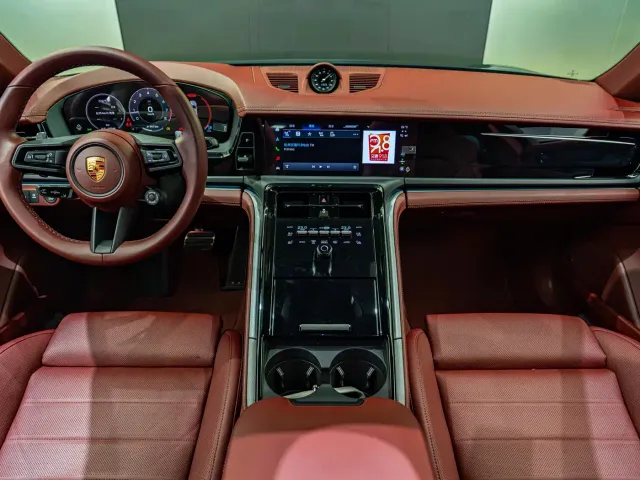 Porsche Panamera — Фото автомобиля 5