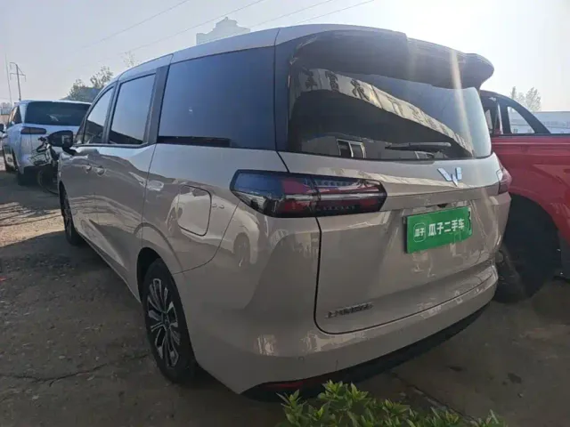 Wuling Starlight 730 — Фото автомобиля 4