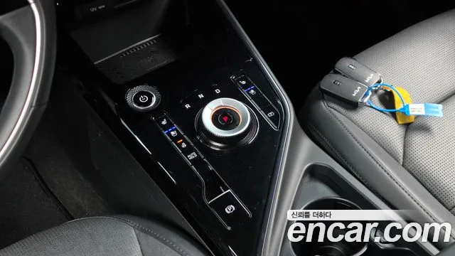 Kia Niro — Фото автомобиля 12