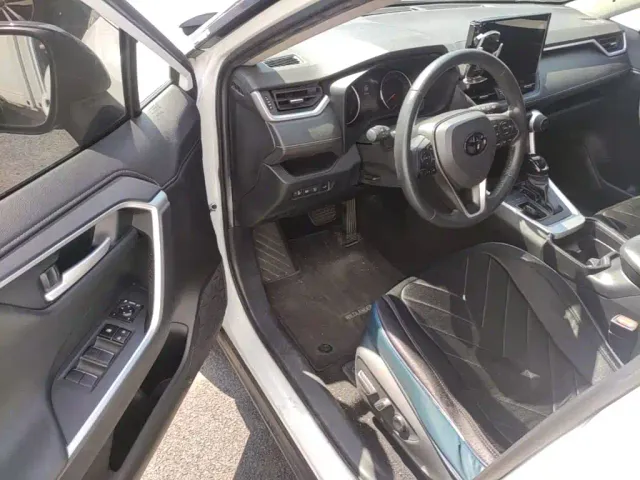 Toyota Wildlander — Фото автомобиля 15