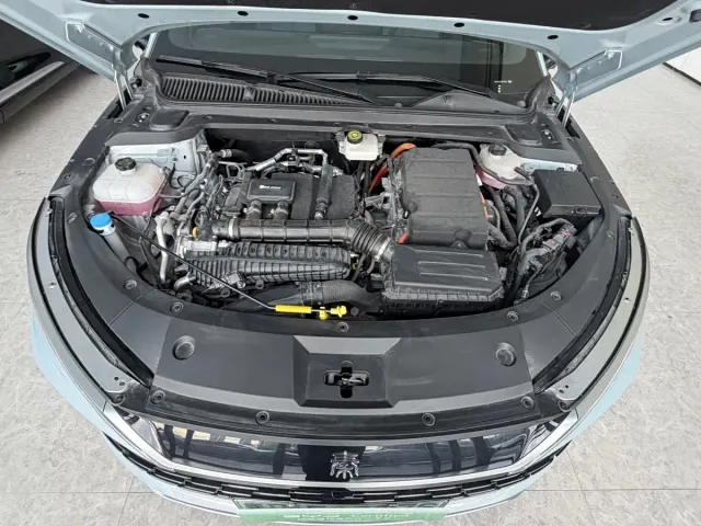 BYD Qin L — Фото автомобиля 17