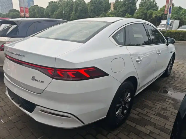 BYD Qin PLUS — Фото автомобиля 6