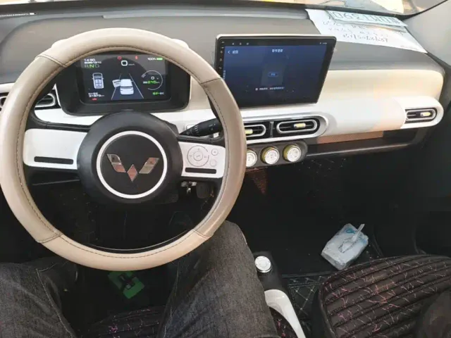 Wuling Hongguang Mini EV — Фото автомобиля 9