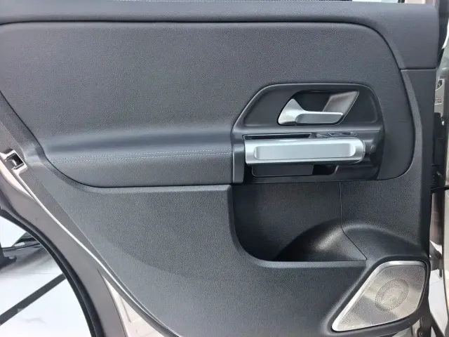 Mercedes-Benz Mercedes-Benz GLB 2023 GLB 220 Style — Фото автомобиля 4