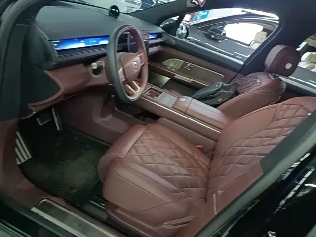 NIO NIO ES8 2025 Base Model — Фото автомобиля 15