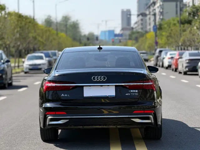 Audi A6L — Фото автомобиля 8