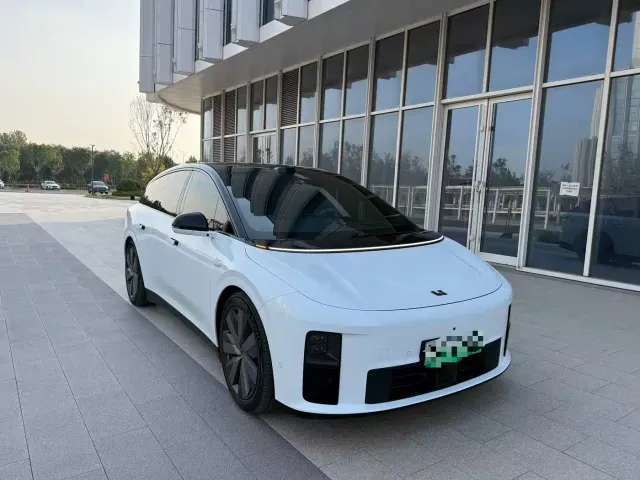 Li Auto i6 — Фото автомобиля 3