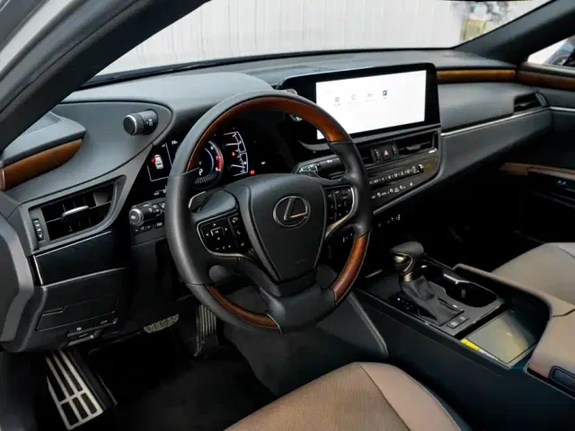 Lexus ES — Фото автомобиля 25