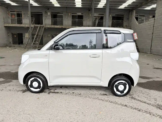 Wuling Hongguang Mini EV — Фото автомобиля 12
