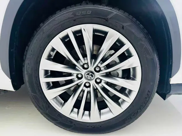 Toyota Highlander — Фото автомобиля 17