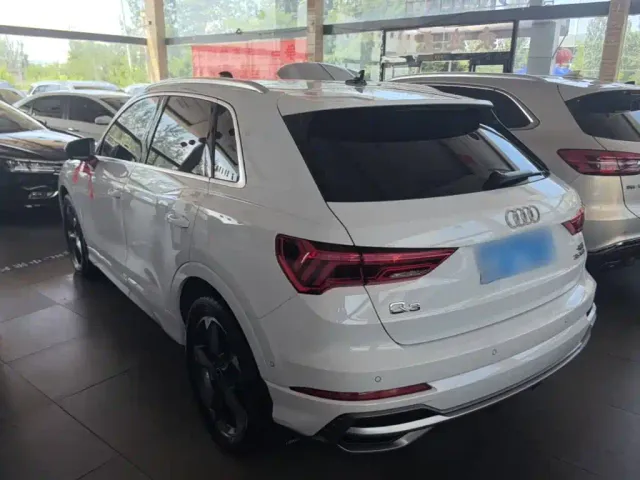 Audi Q3 — Фото автомобиля 4