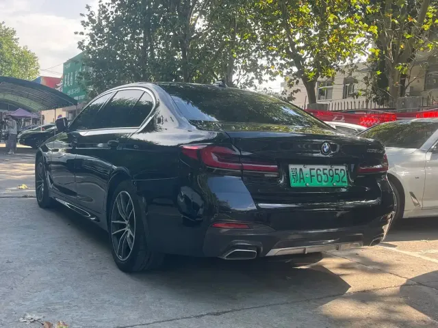 BMW 5 Series — Фото автомобиля 12