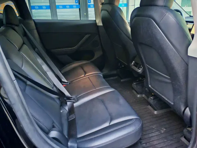 Tesla Model Y — Фото автомобиля 9