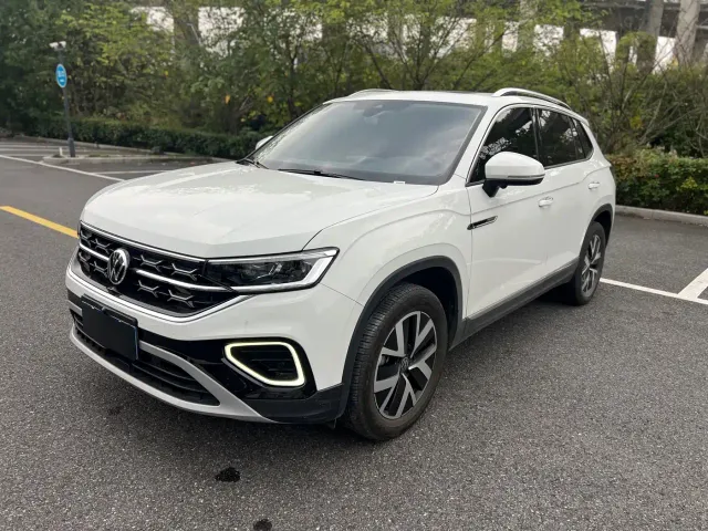 Фотография автомобиля — Volkswagen Tayron