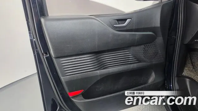 Hyundai Staria — Фото автомобиля 13
