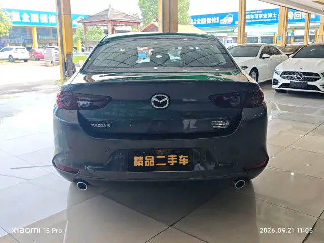 Mazda Axela — Фото автомобиля 12