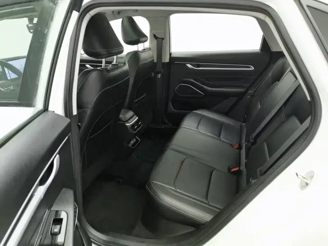 Geely Emgrand — Фото автомобиля 15