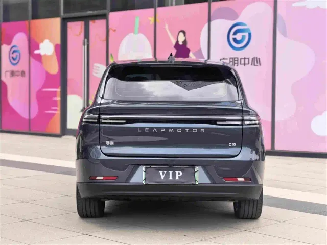 Leapmotor C10 — Фото автомобиля 5