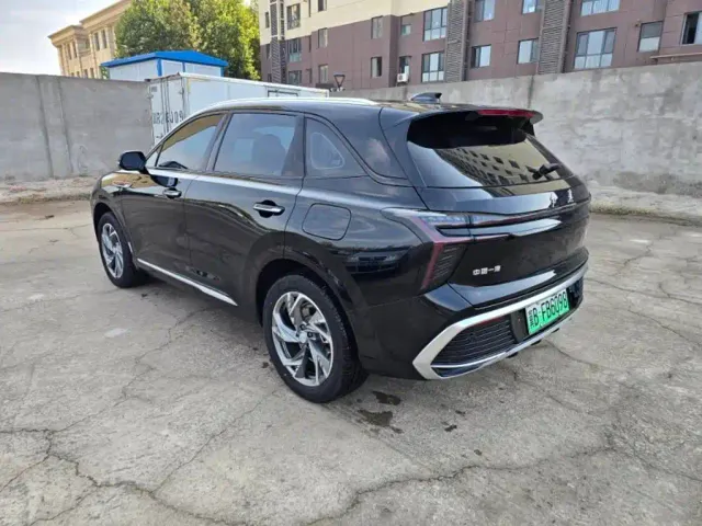 Hongqi HS3 PHEV — Фото автомобиля 4