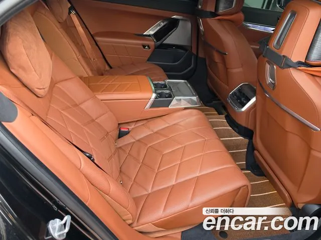 BMW 7-Series 7 серия (G70) 740i sDrive M Sport — Фото автомобиля 19